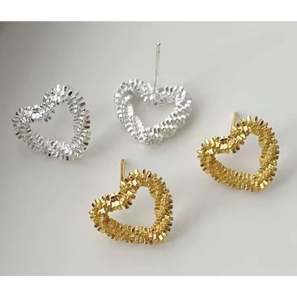 NWT14K Set Of 2 Silver & Gold Rustic Textured Hollow Heart Stud Earrings - Picture 8 of 8